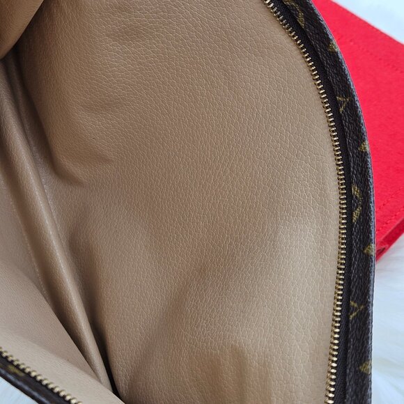Louis Vuitton  Monogram Pouch 26cm[5KKZrE] - Picture 10 of 17